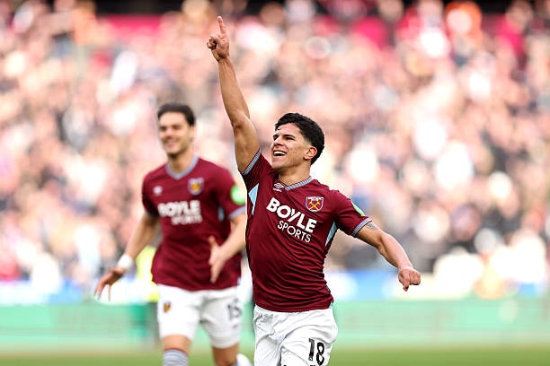 Mateus Fernandes trong màu áo West Ham đang trở thành mục tiêu chuyển nhượng quan trọng của Liverpool.