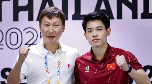 HLV Kim Sang-sik và Đình Bắc được bộ Văn hóa, Thể thao và Du lịch vinh danh.