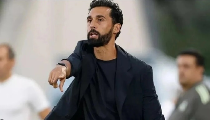 Áp lực khổng lồ đang đè nặng lên vai Arbeloa.