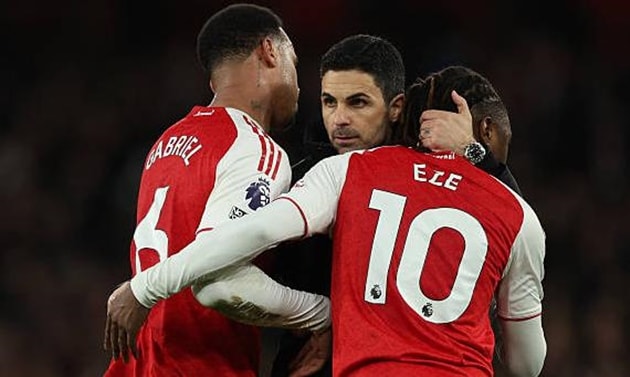 Arsenal hướng tới giấc mơ vô địch Ngoại hạng Anh sau hơn hai thập kỷ