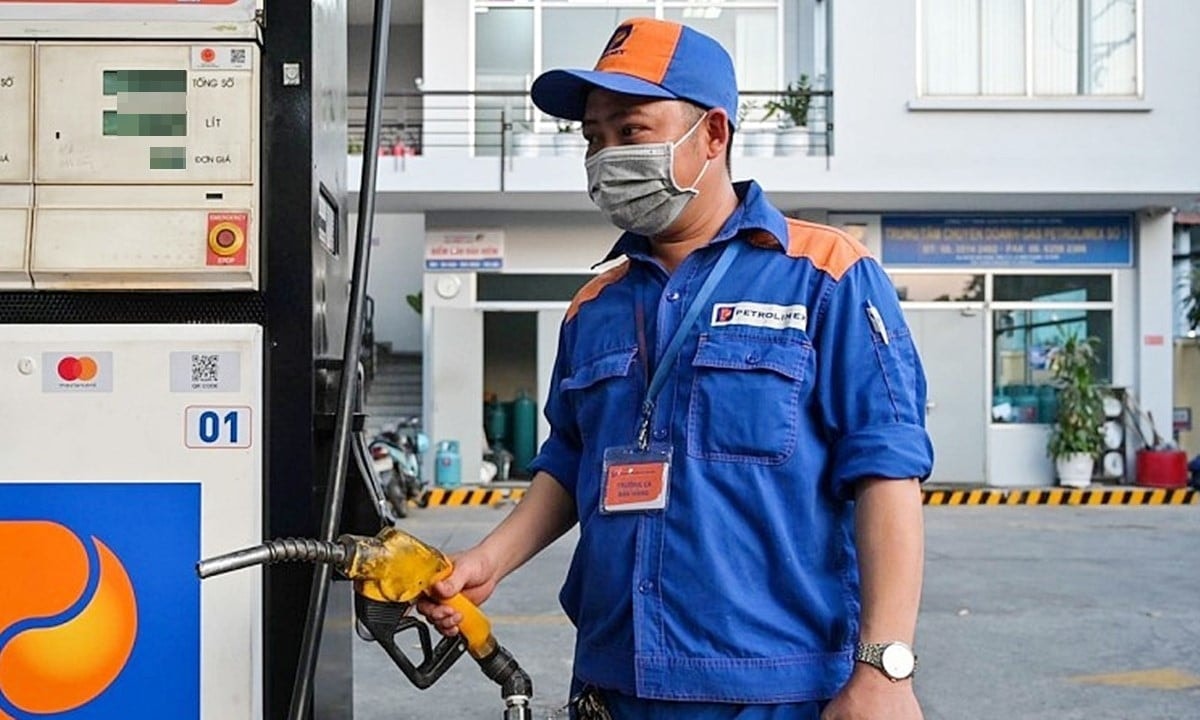 Giá xăng dầu hôm nay 07/03/2026 tăng kỷ lục, xăng vượt 27.000 đồng/lít