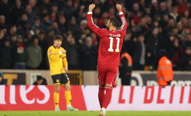 Mohamed Salah (6): Dù ghi bàn nâng tỷ số, 'Vua Ai Cập' chưa thực sự sắc bén trong các pha xử lý quyết định.