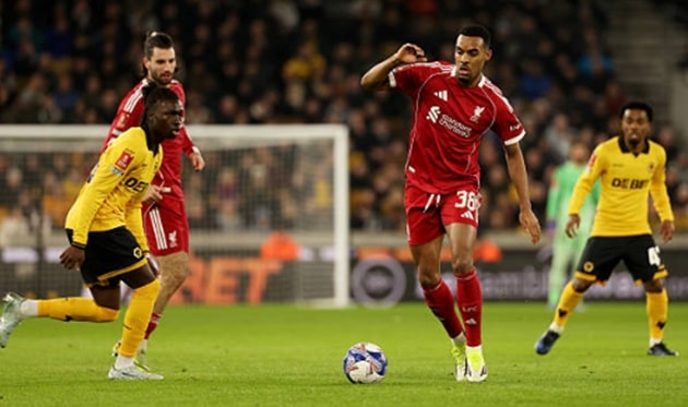 Ryan Gravenberch (7): Cầm nhịp tốt, giúp Liverpool kiểm soát khu trung tuyến và đóng góp một pha kiến tạo.