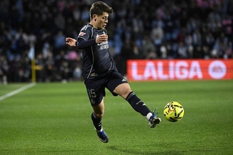 Arda Guler thi đấu năng nổ trong vai trò số 9 ảo