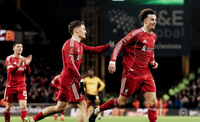 Curtis Jones được kỳ vọng sẽ thay thế xứng đáng vai trò của Mac Allister tại tuyến giữa Liverpool.