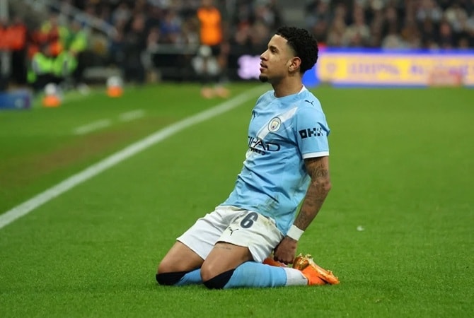 Savinho ghi bàn gỡ hòa quan trọng cho Man City