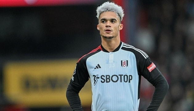 Antoine Robinson ưu tiên gia nhập Fulham.