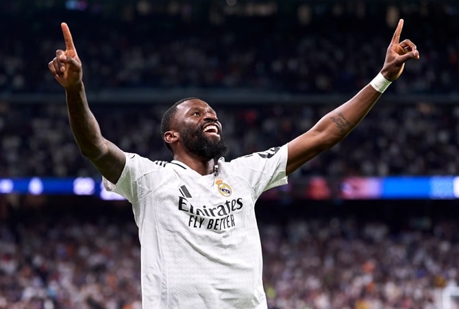 Rudiger nang cup vo dich cung Real Madrid