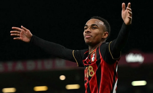 Eli Junior Kroupi đang gây tiếng vang tại Ngoại hạng Anh.