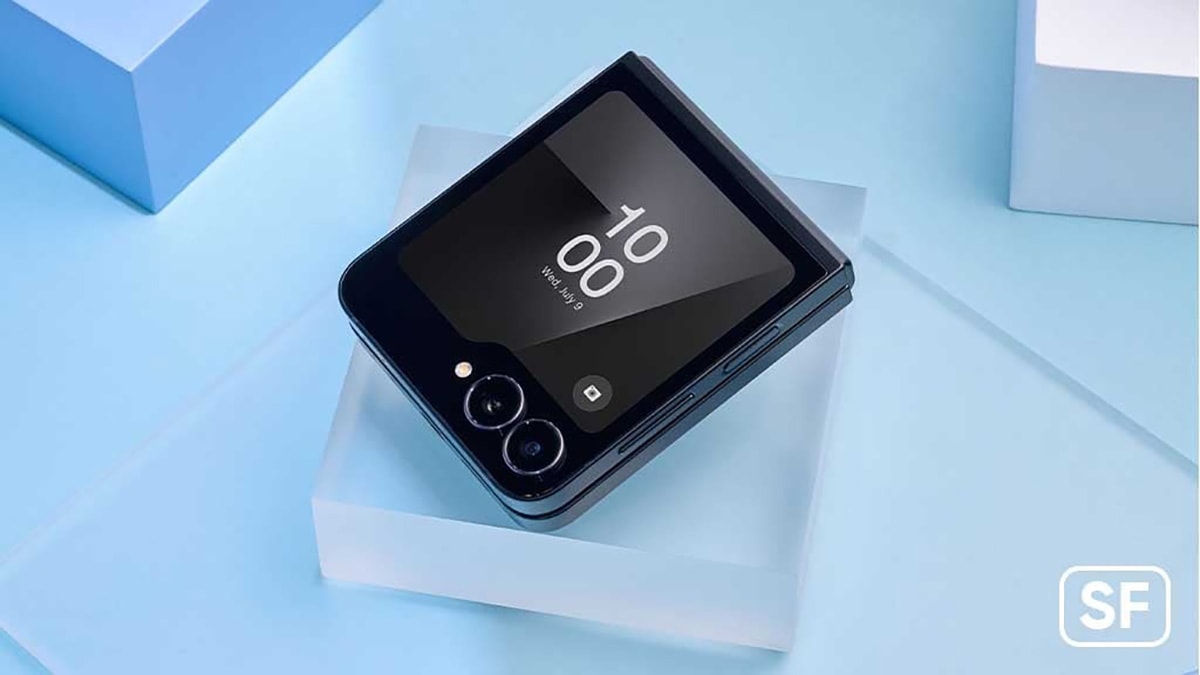 Thay vì có màn hình phụ hình chữ nhật, smartphone gập này có màn hình tròn như các mẫu Galaxy Watch