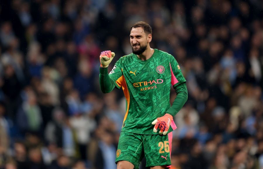 Donnarumma trong màu áo Man City.