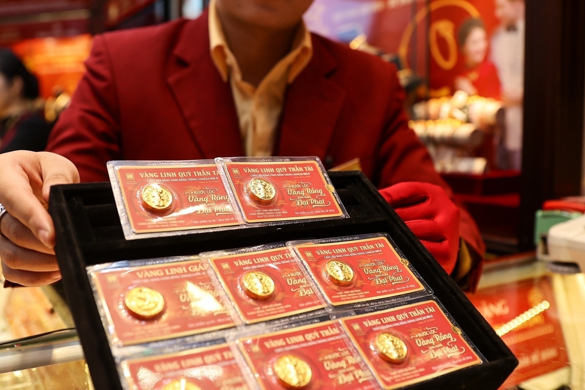 Giá vàng hôm nay 12/3/2026: Giá vàng SJC, nhẫn 9999, vàng thế giới