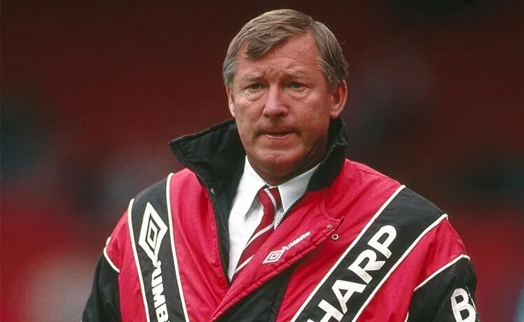 Sir Alex Ferguson bên cạnh những học trò cưng thuộc lứa Class of 92