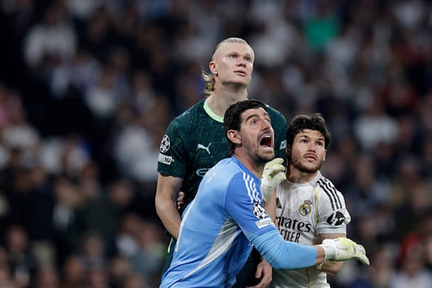 Erling Haaland bị phong tỏa hoàn toàn