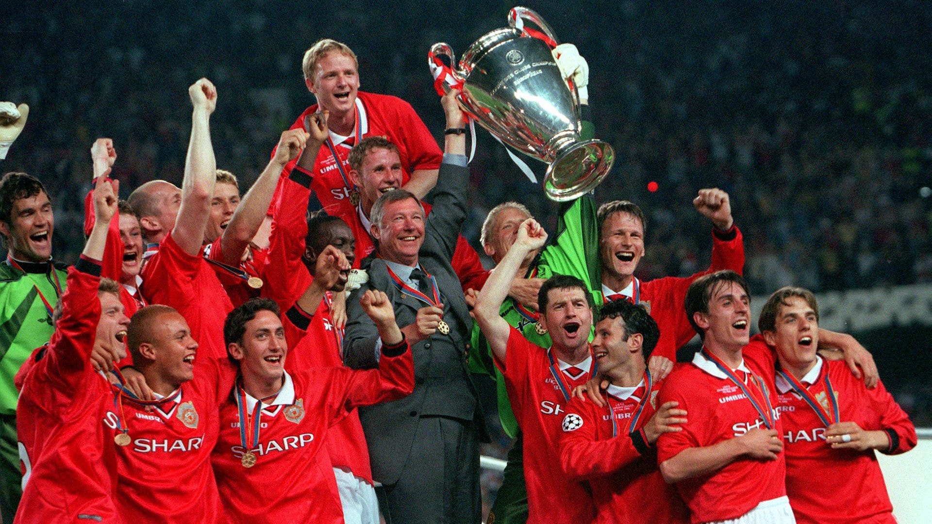 Manchester United ăn mừng chức vô địch Champions League năm 1999