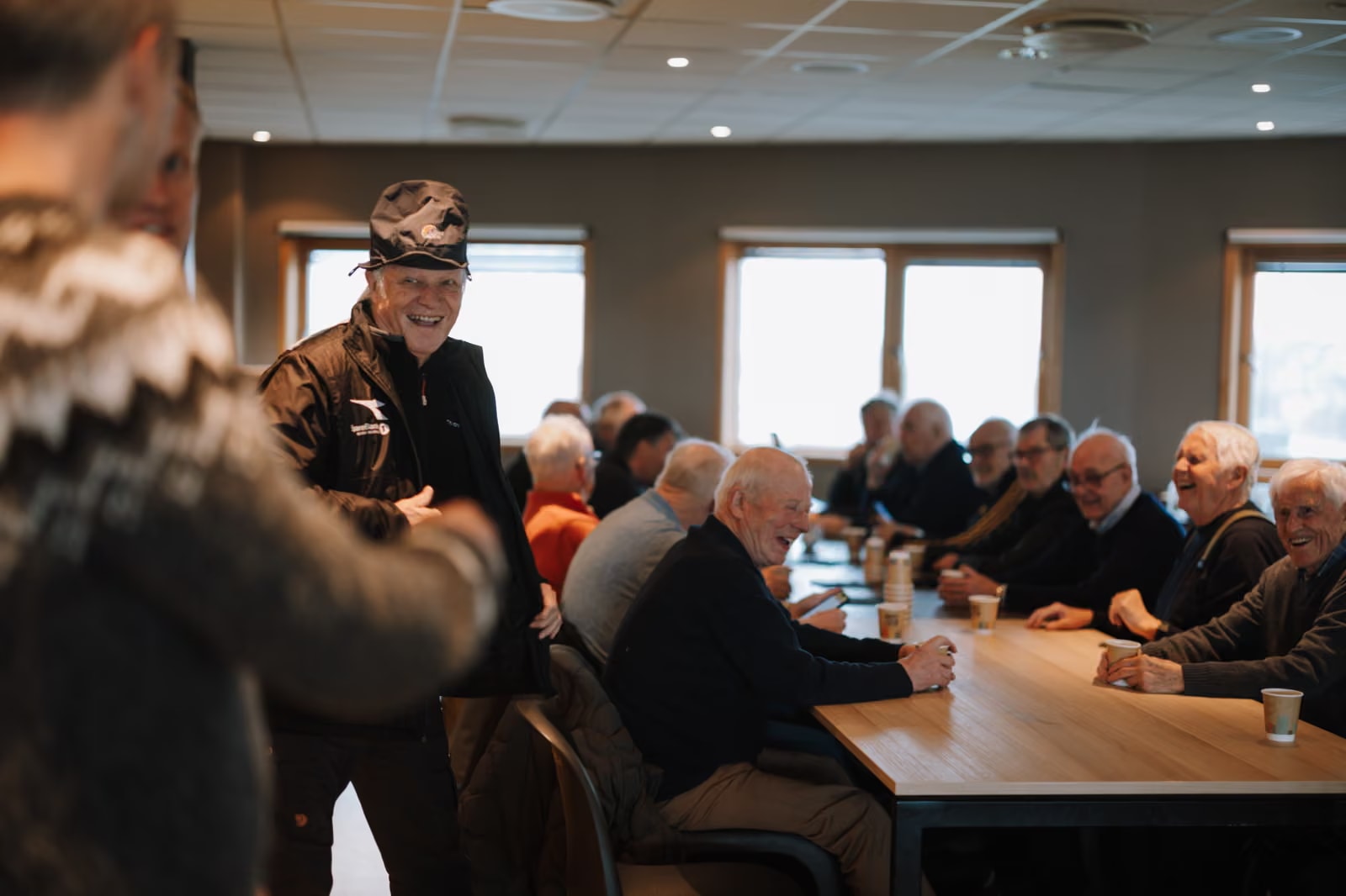 Harald Berg tại buổi bàn cà phê của các cựu cầu thủ. Ảnh: The Guardian.