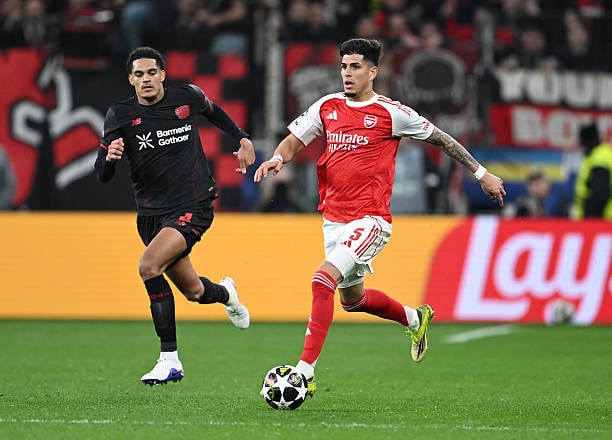 Piero Hincapie - 6.7 điểm: Kiểm soát tốt không gian