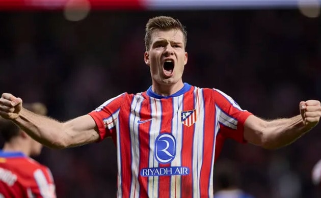 Tiền đạo Alexander Sorloth của Atletico Madrid trong một buổi tập.