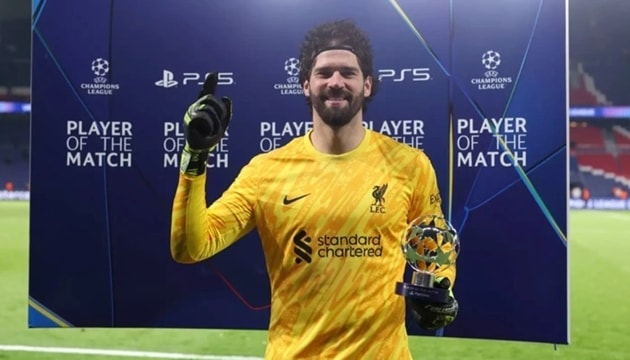 Juventus khao khát Allison Becker.