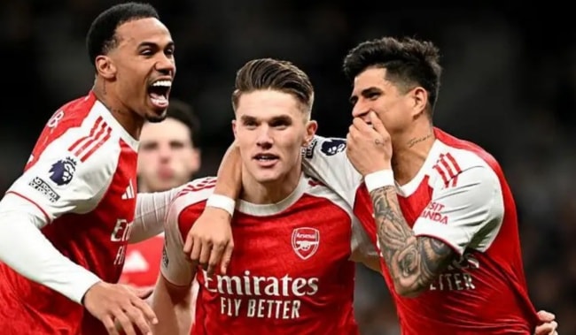 Arsenal trừng phạt đối thủ thông qua các pha bóng cố định.