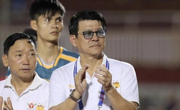 HLV Vũ Tiến Thành thường xuyên đưa ra những nhận xét khắt khe về các huấn luyện viên tiền nhiệm.