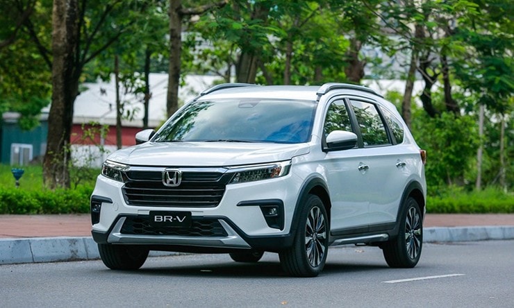 Thiết kế đầu xe Honda BR-V với lưới tản nhiệt thanh nan ngang xếp chồng