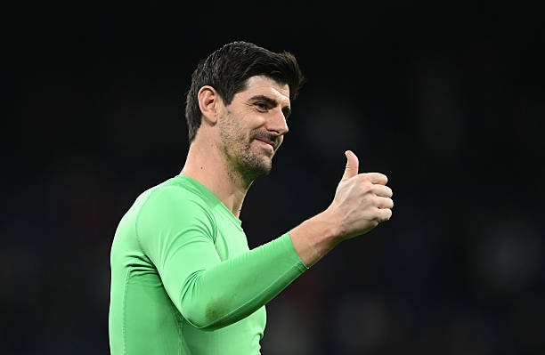 Thibaut Courtois thi đấu tròn vai trong trận gặp Elche
