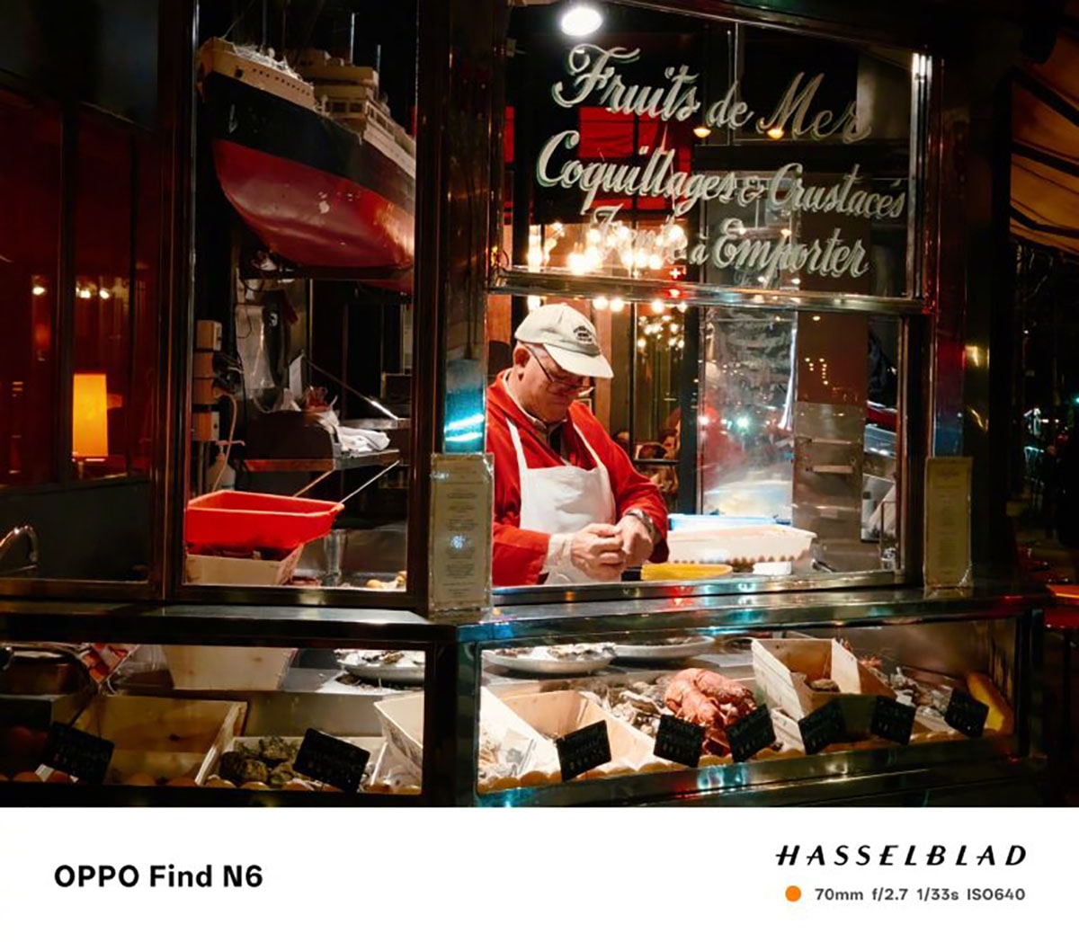 Bộ sạc không dây Magnetic Turbo thế hệ mới của OPPO với thiết kế hiện đại.