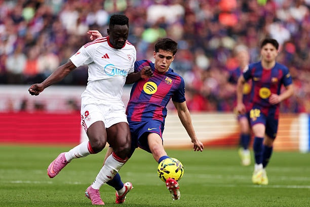 Pau Cubarsi mắc lỗi trong các tình huống phòng ngự