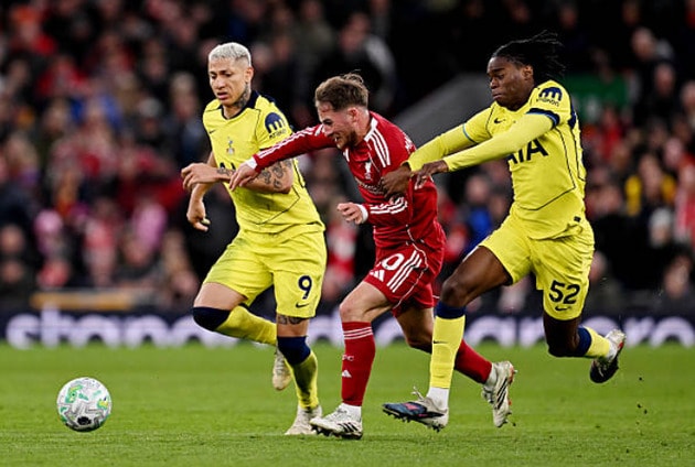 Alexis Mac Allister (6.6 điểm): Tiền vệ người Argentina thiếu đi sự thanh thoát thường thấy.