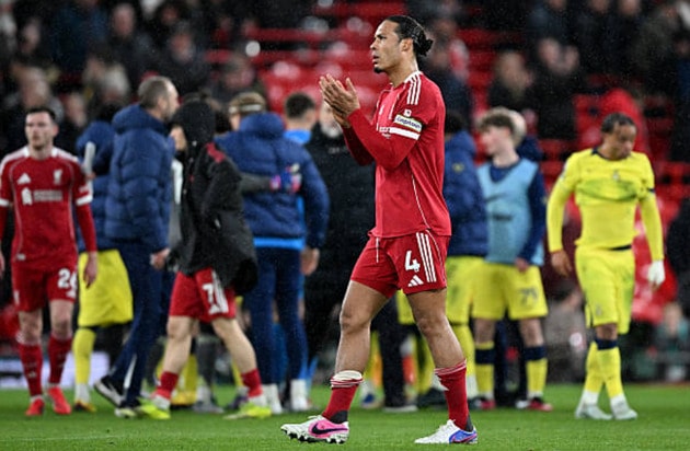 Virgil van Dijk (6.9 điểm): Thủ quân Liverpool cần quyết liệt hơn trong tình huống dẫn đến bàn thua.