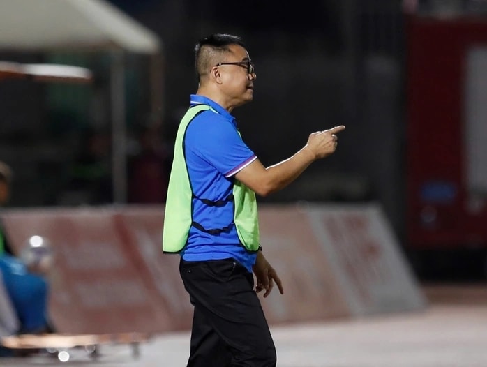 HLV Trần Tiến Đại có màn tái xuất V-League không trọn vẹn.