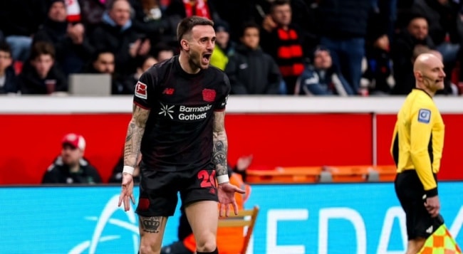 Aleix Garcia trong màu áo Leverkusen.