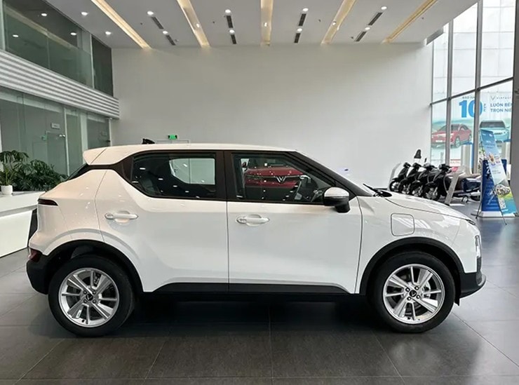 Phần đuôi xe với cụm đèn đặc trưng