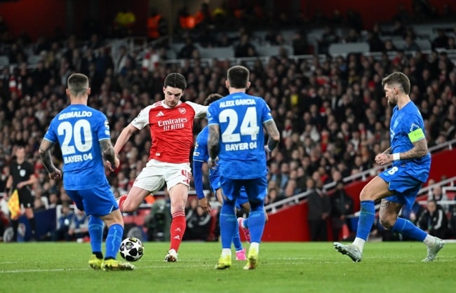 Declan Rice ăn mừng bàn thắng nhân đôi cách biệt cho Arsenal.