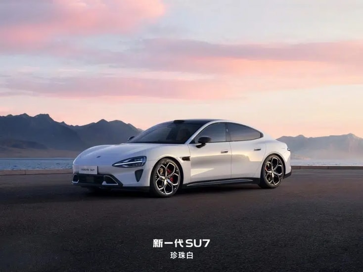 Thiết kế đuôi xe Xiaomi SU7 2026 Đuôi xe Xiaomi SU7 với dải đèn LED kéo dài