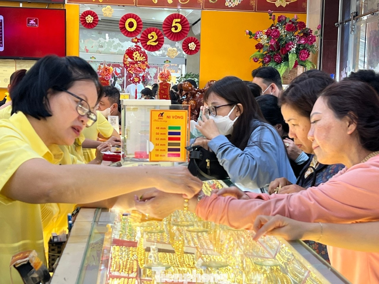 Cập nhật giá vàng hôm nay 22/3/2026: Giá vàng SJC, nhẫn 9999, vàng thế giới