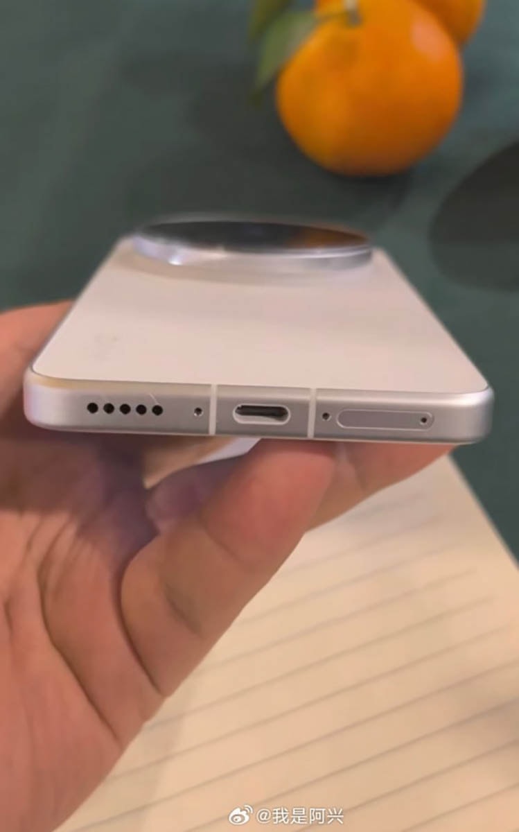 Giao diện camera và thiết kế mặt lưng vivo X300 Ultra