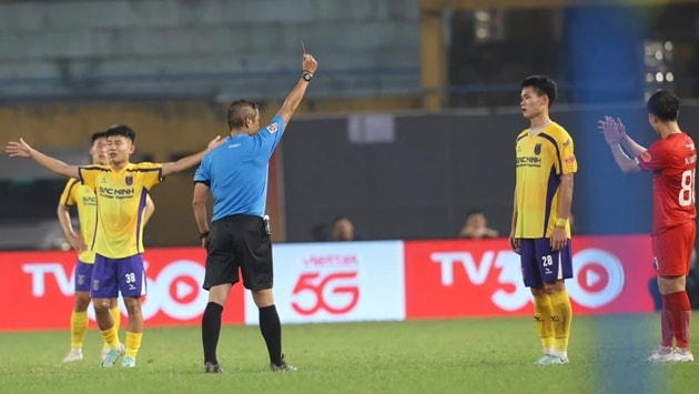 Đội hình Bắc Ninh thi đấu thiếu người trong hiệp hai