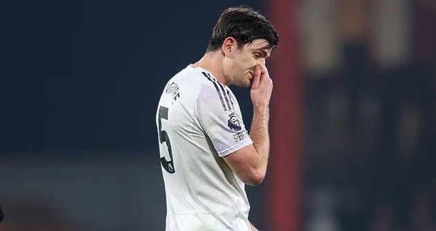 Trung vệ Manchester United Harry Maguire thất vọng sau trận hòa