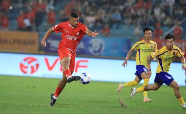 Lucao dứt điểm ghi bàn thắng mở tỷ số cho Thể Công Viettel