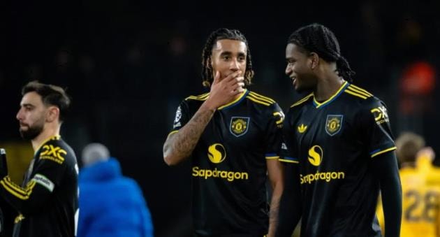 Leny Yoro và Ayden Heaven là bộ đôi trung vệ đầy tiềm năng của Quỷ đỏ.