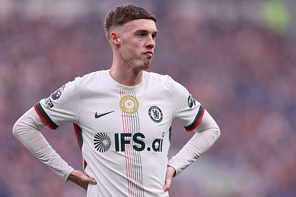 Cole Palmer bất lực trong việc tìm đường vào khung thành Everton