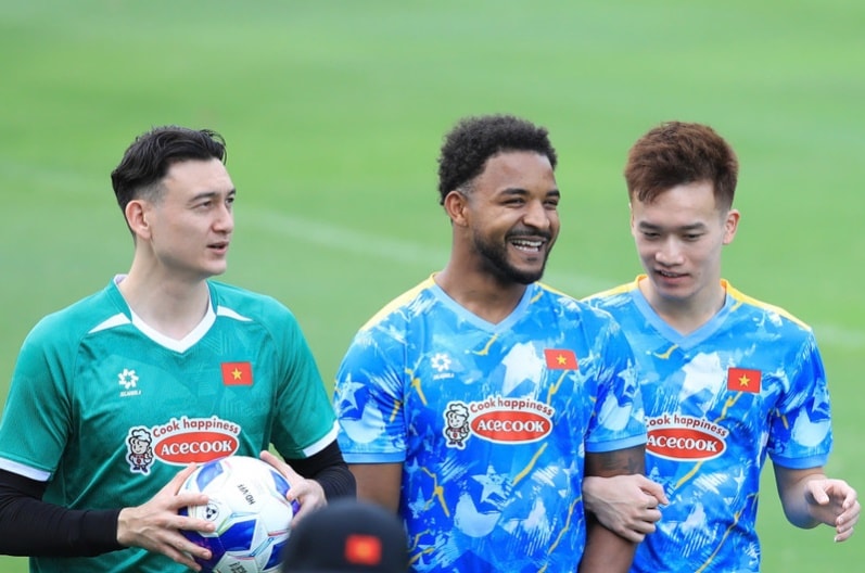 Xuân Son sẽ là mục tiêu để các tiền đạo trẻ phấn đấu.