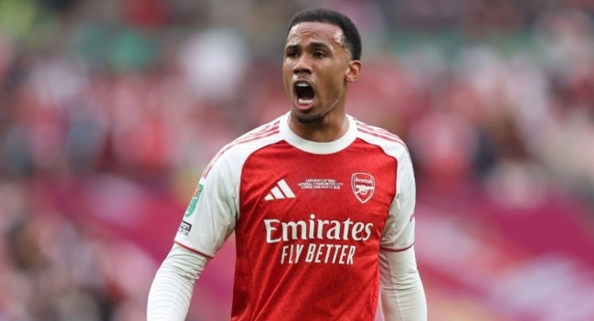 Gabriel Magalhaes thi đấu máu lửa trước Man City