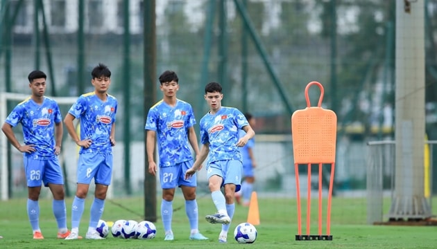 HLV Đinh Hồng Vinh sẽ có cái nhìn trực quan hơn về những nhân tố mới của U23 Việt Nam qua giải giao hữu.