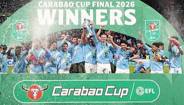 Các cầu thủ Man City ăn mừng chức vô địch Carabao Cup đầy thuyết phục tại sân vận động Wembley.