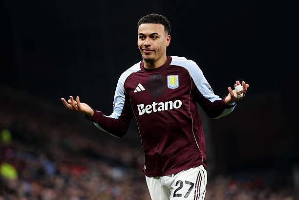 Morgan Rogers lọt vào tầm ngắm chuyển nhượng của Manchester United sau màn trình diễn ấn tượng.