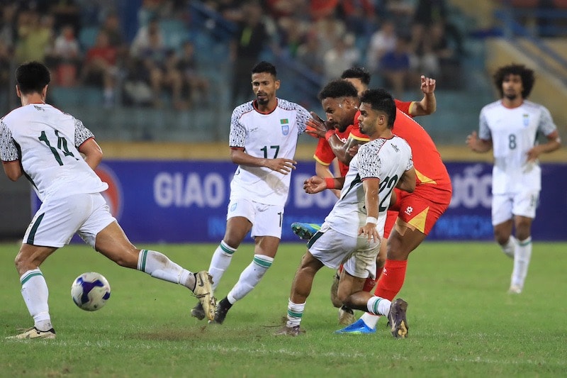 Các cầu thủ nhập tịch như Xuân Son bỏ lỡ cơ hội ghi bàn.