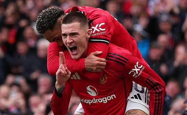 Benjamin Sesko cần được thi đấu thường xuyên hơn trong sơ đồ 4-3-3